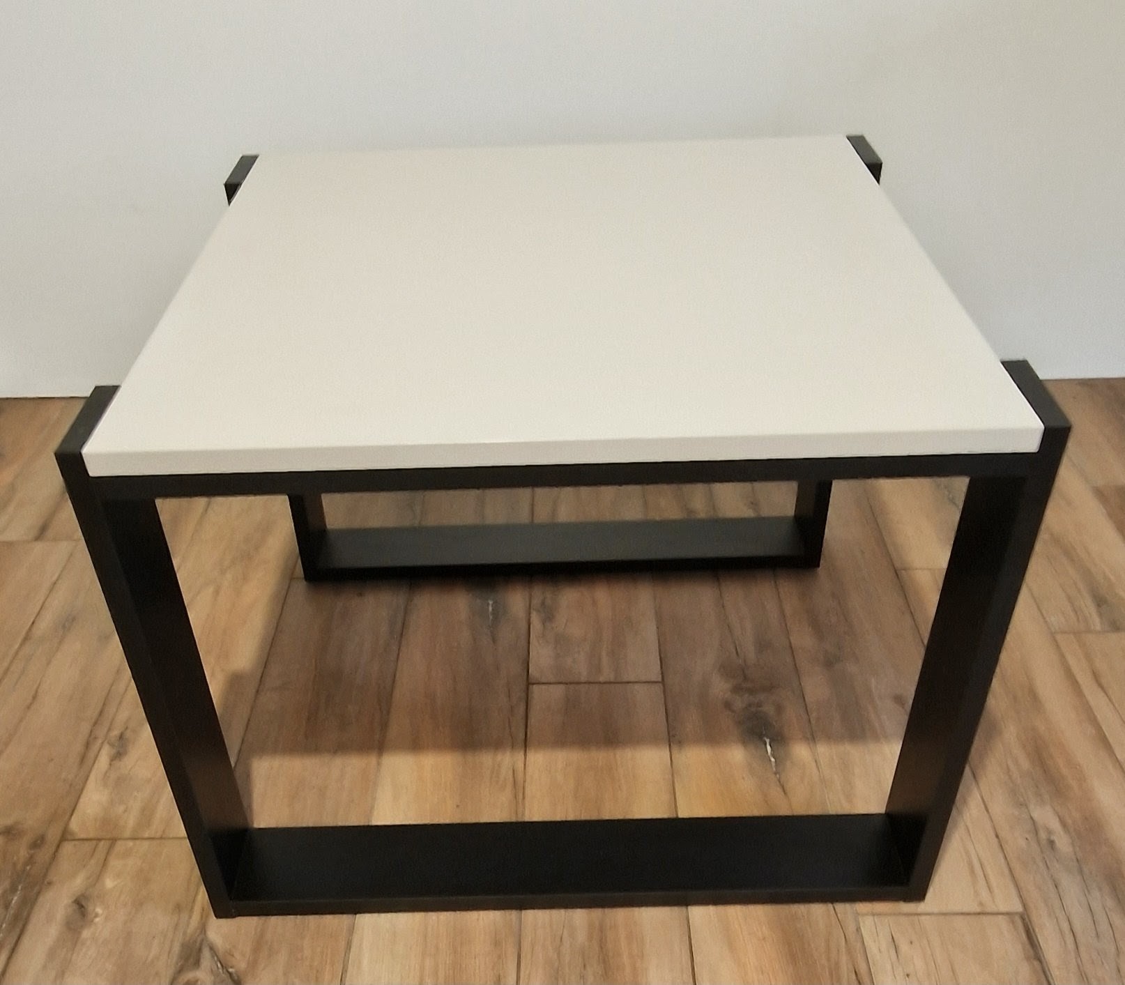 Kaszmir akryl stolik kawowy D27 HOME